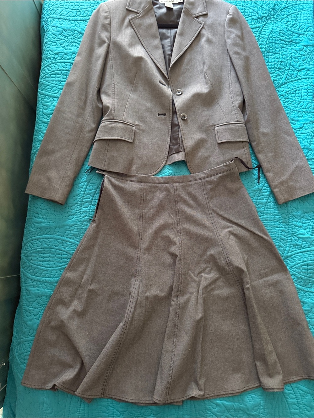 Gray Barami Two-Piece Women's Blazer & Flared Skirt Set